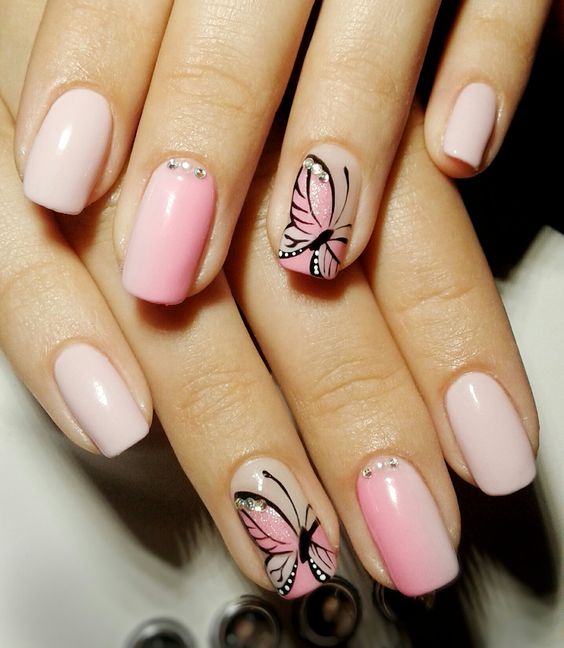 Nails Decorated Butterflies 4