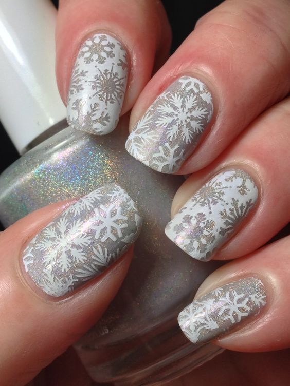 Snowflake Nail 1