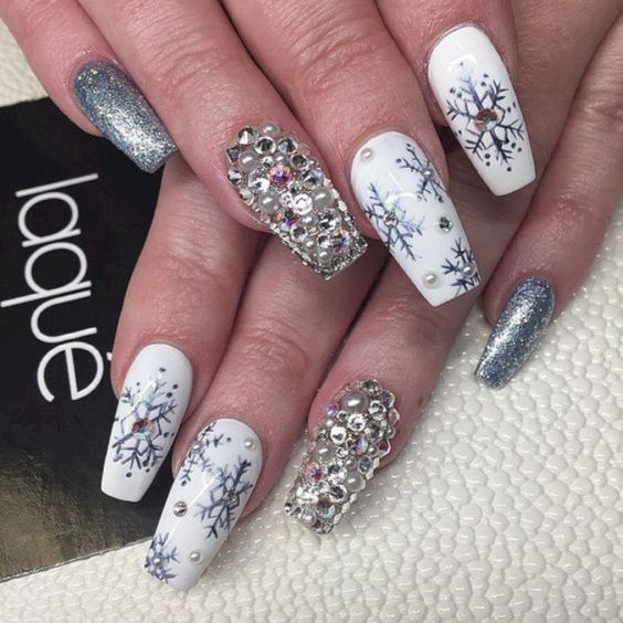 Snowflake Nail 3