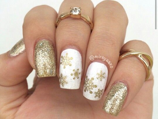 Snowflake Nail 4