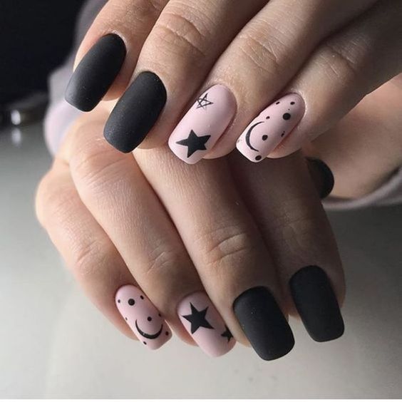 black decorated nails 16