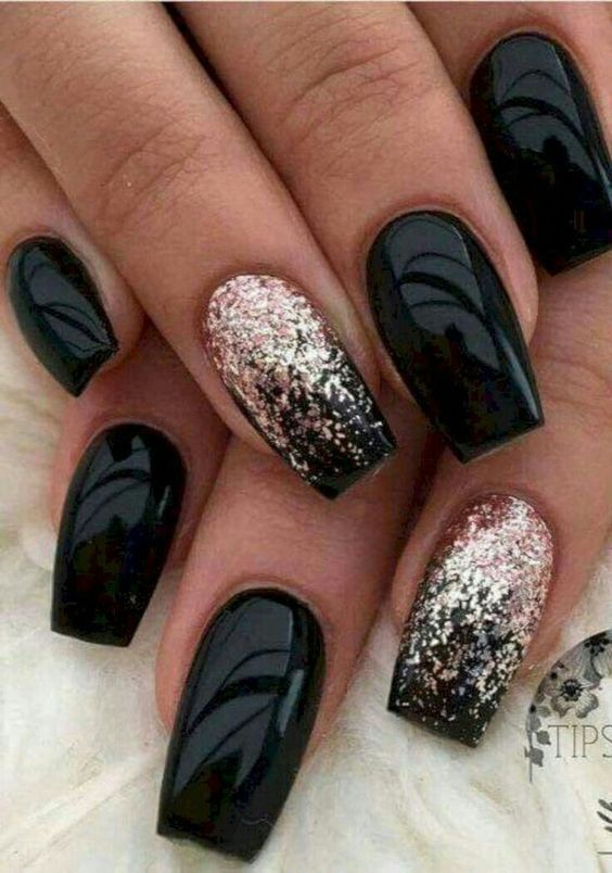 black decorated nails 17