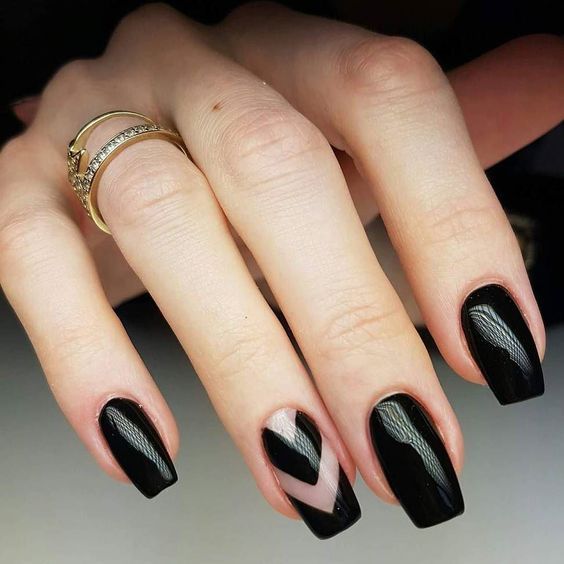 black decorated nails 19