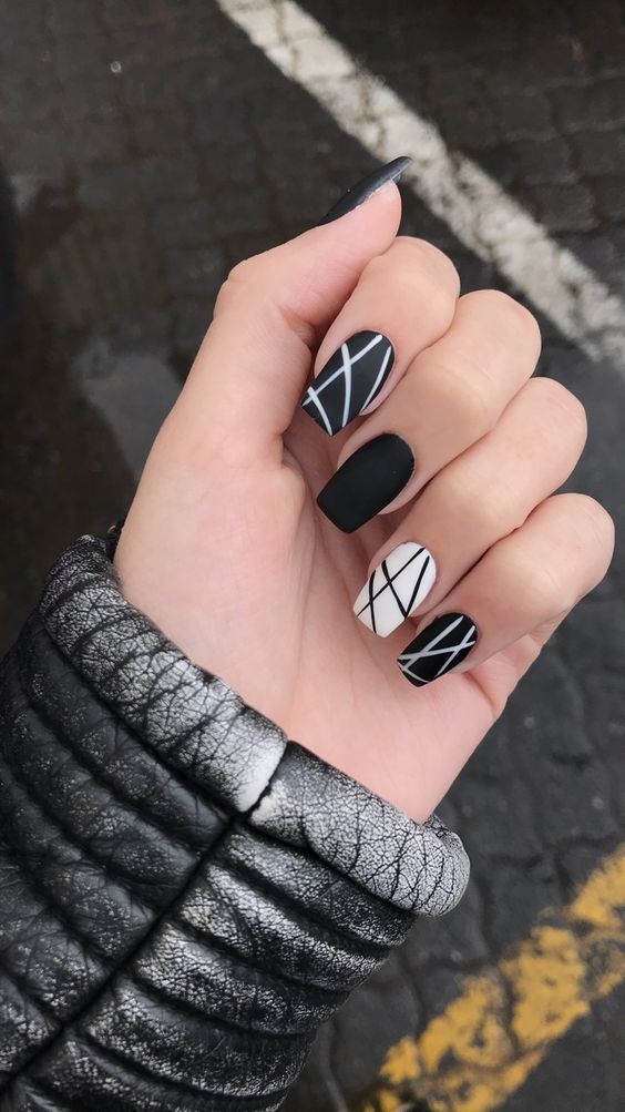 black decorated nails 5