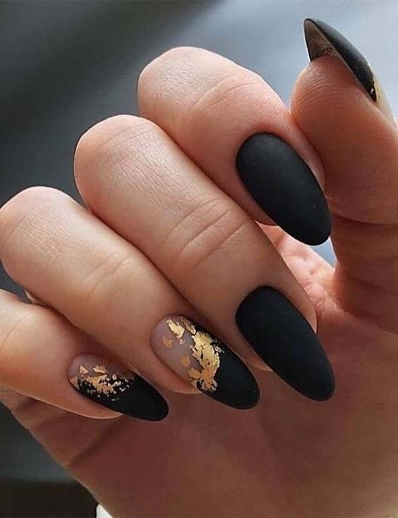 black decorated nails 6