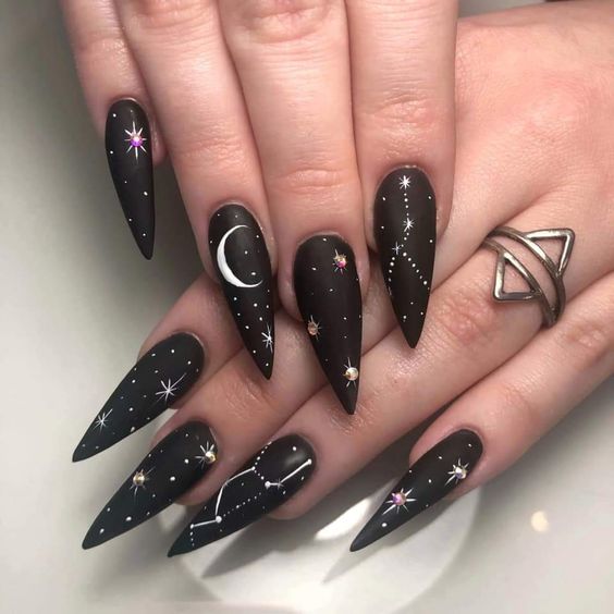 celestial decorated nails 3