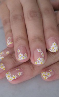 daisy floral nail art ideas 3