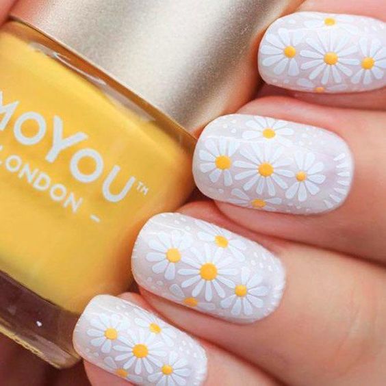 daisy floral nail art ideas 5