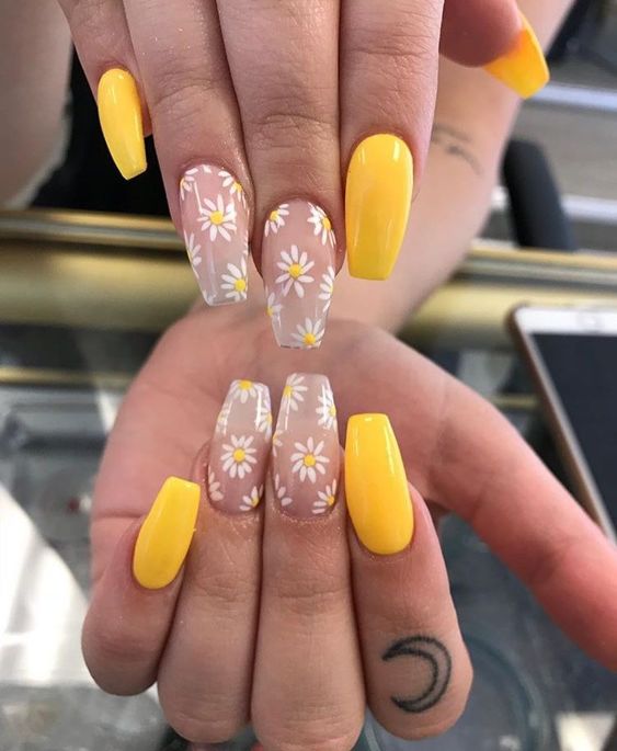 daisy floral nail art ideas 7