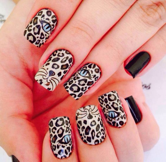 Animal Print Decorated Nails