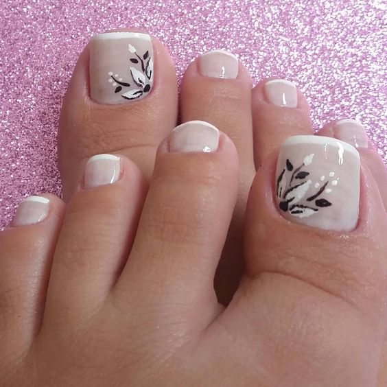 decorated toenails ideas 12