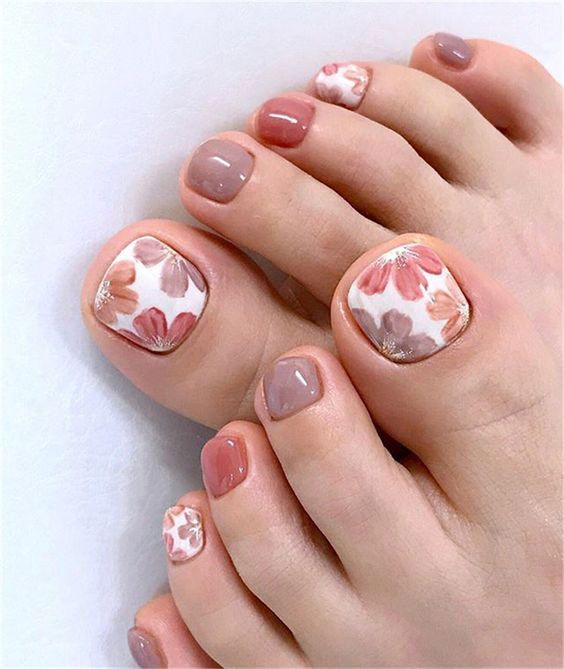 decorated toenails ideas 14