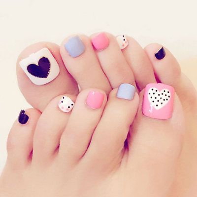 decorated toenails ideas 16