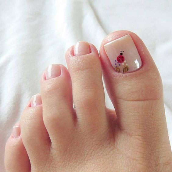 decorated toenails ideas 4