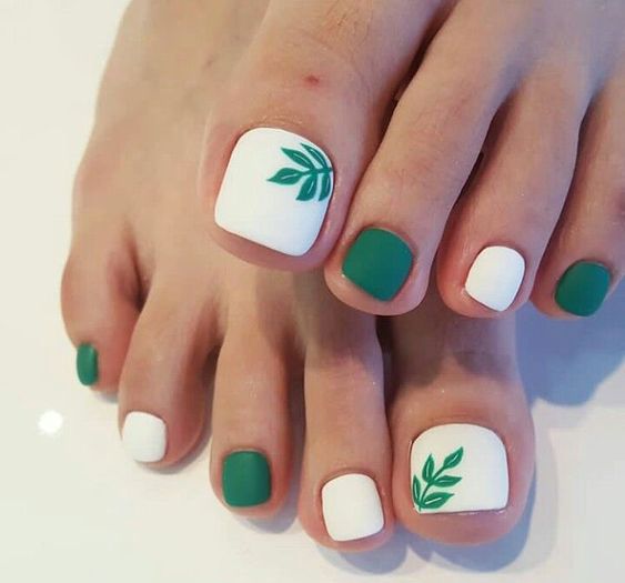 decorated toenails ideas 7