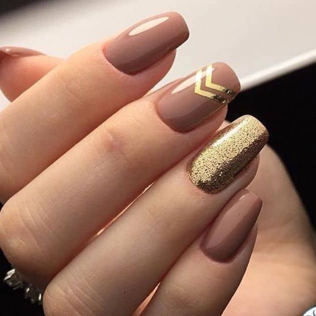 gold nails art 18