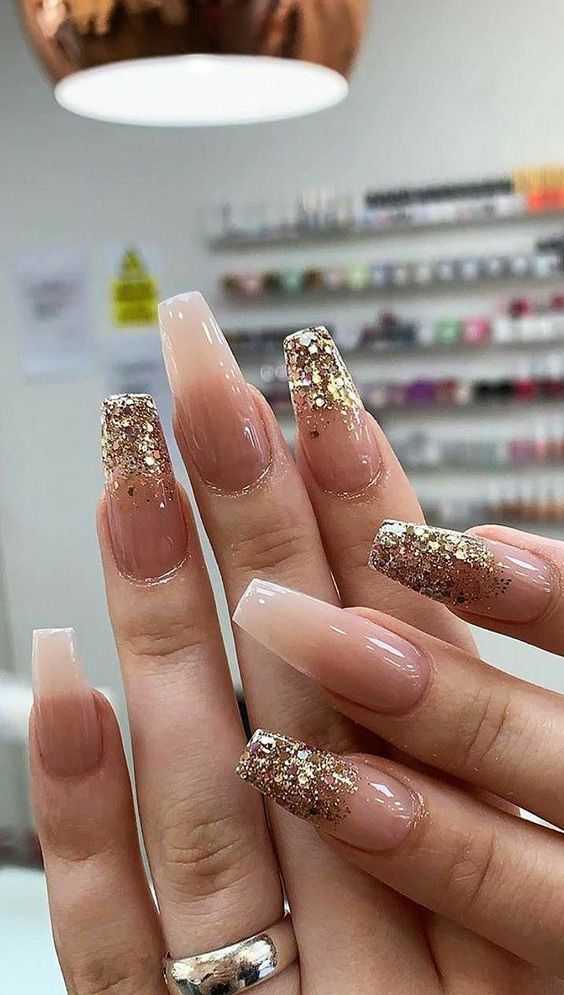 gold nails art 9
