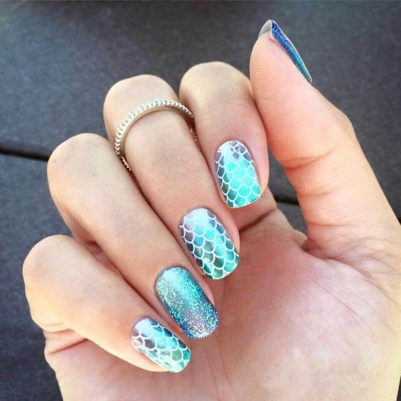 mermaid decorated nails 10