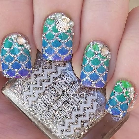 mermaid decorated nails 8